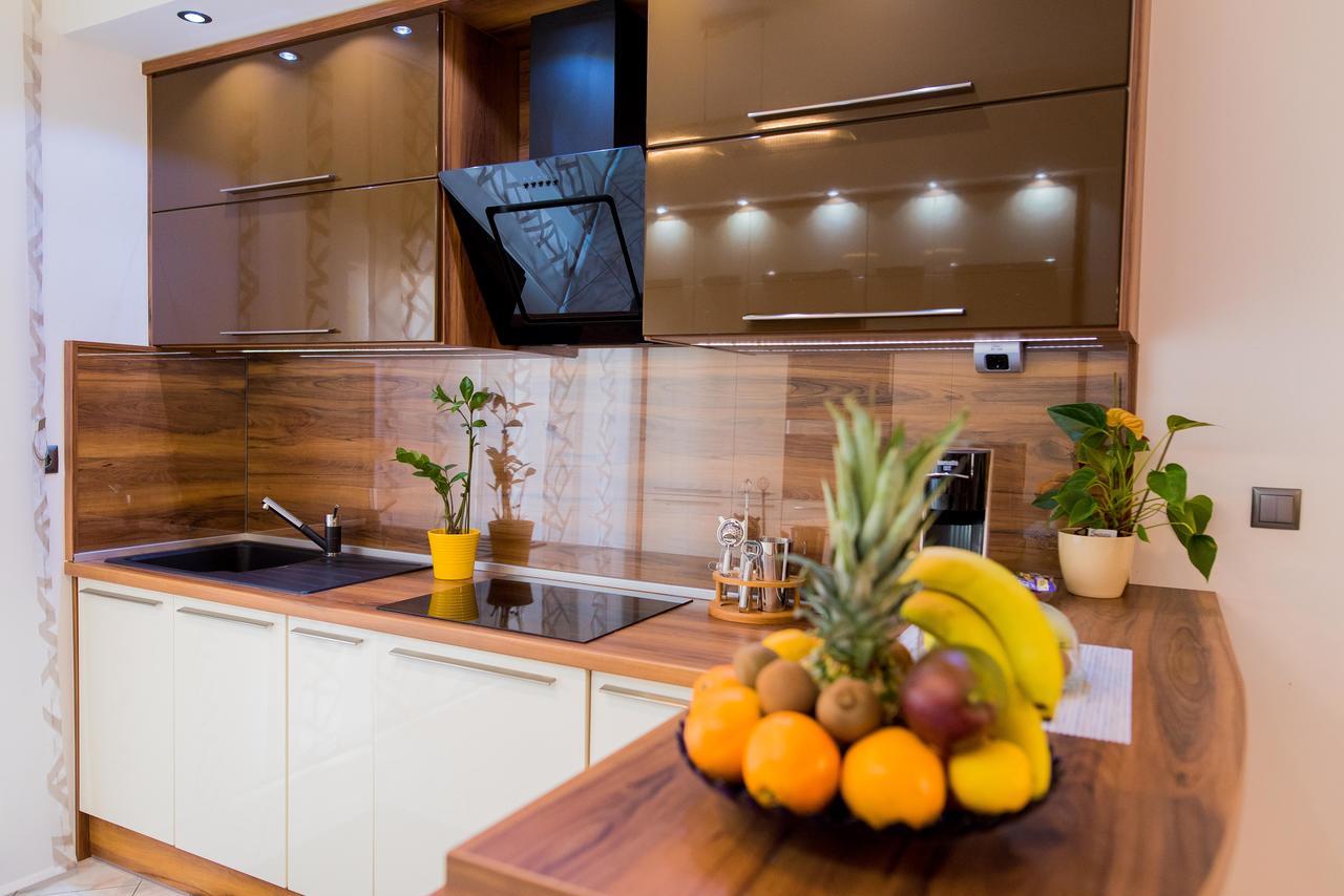 Lct Blue Lions Apartments Podstrana Luaran gambar