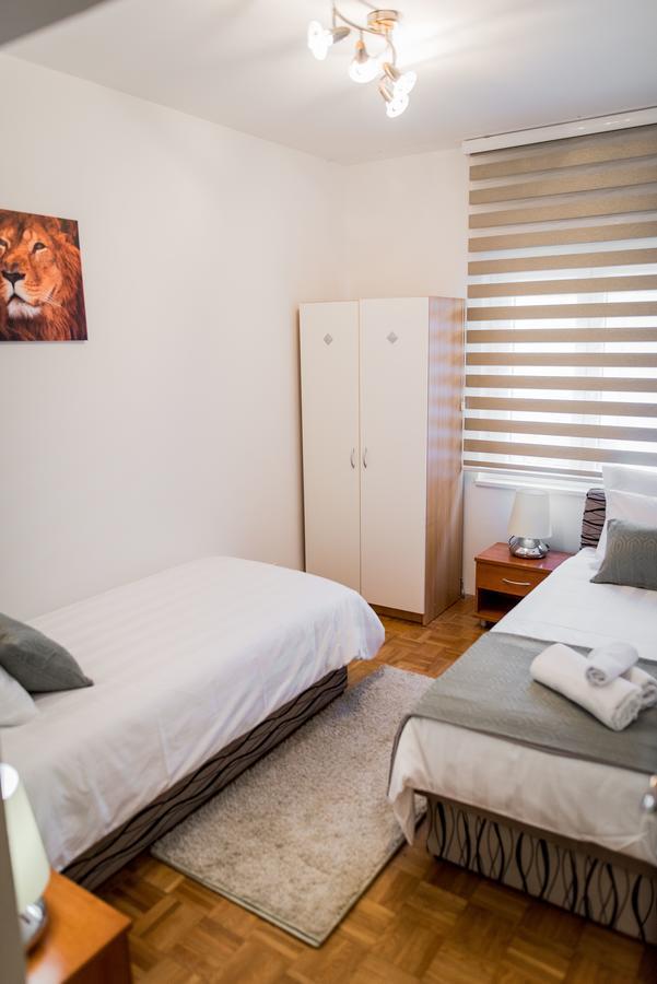 Lct Blue Lions Apartments Podstrana Luaran gambar