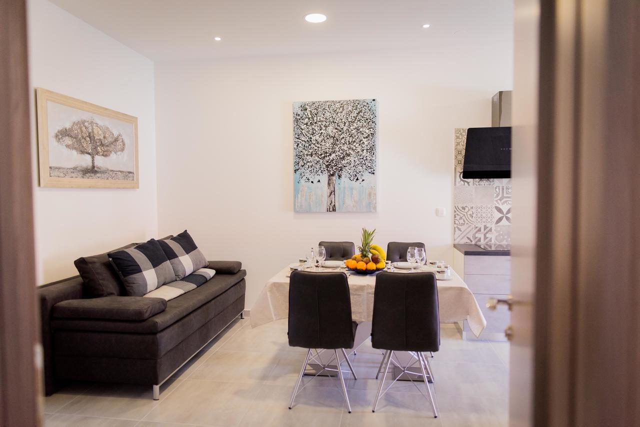 Lct Blue Lions Apartments Podstrana Luaran gambar