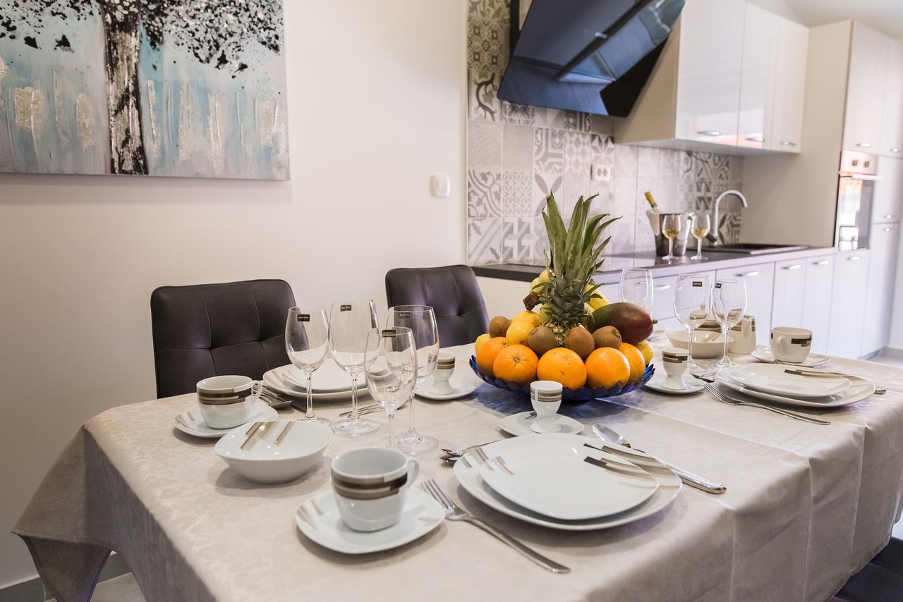 Lct Blue Lions Apartments Podstrana Luaran gambar