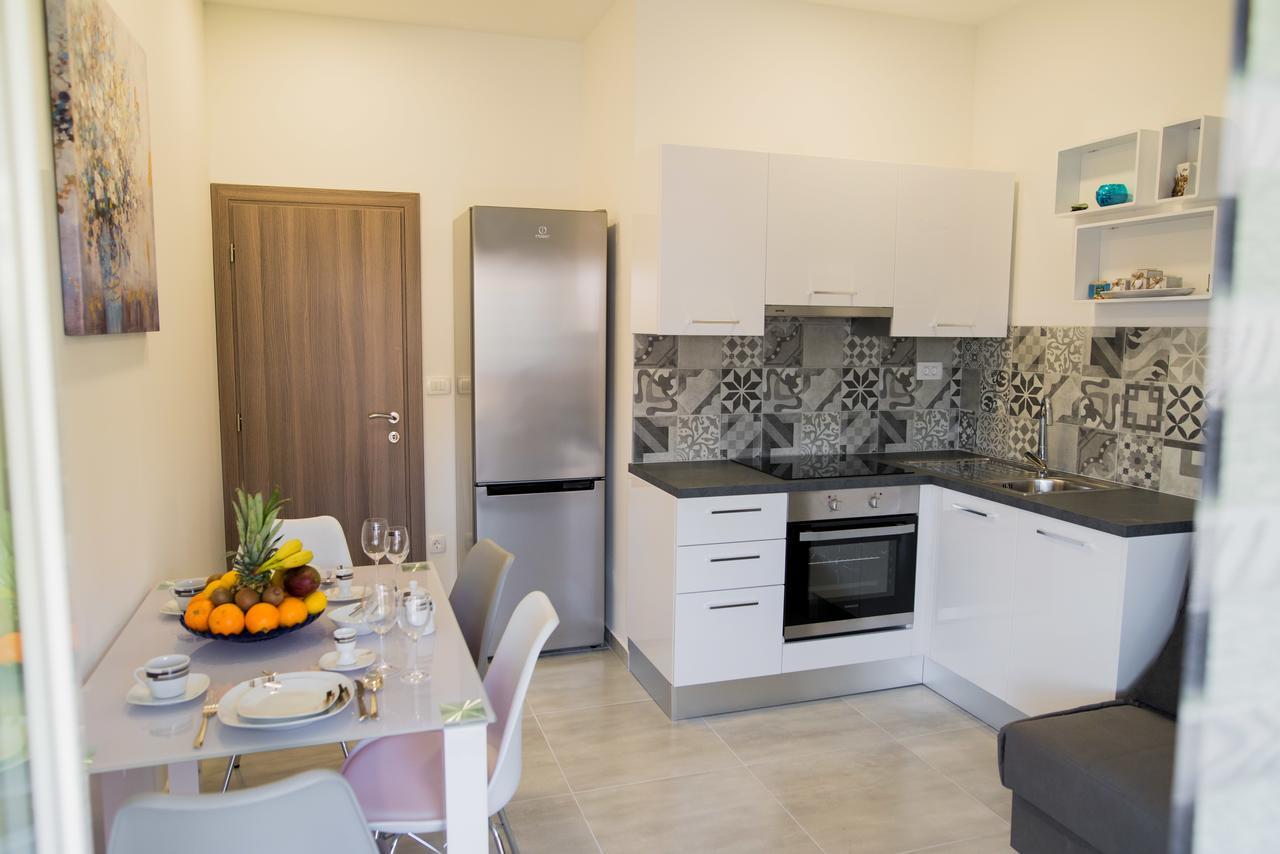 Lct Blue Lions Apartments Podstrana Luaran gambar