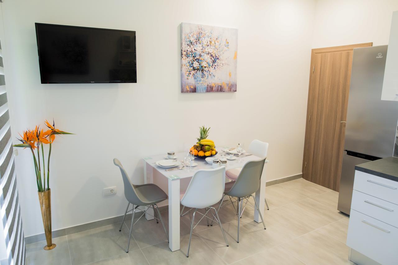 Lct Blue Lions Apartments Podstrana Luaran gambar