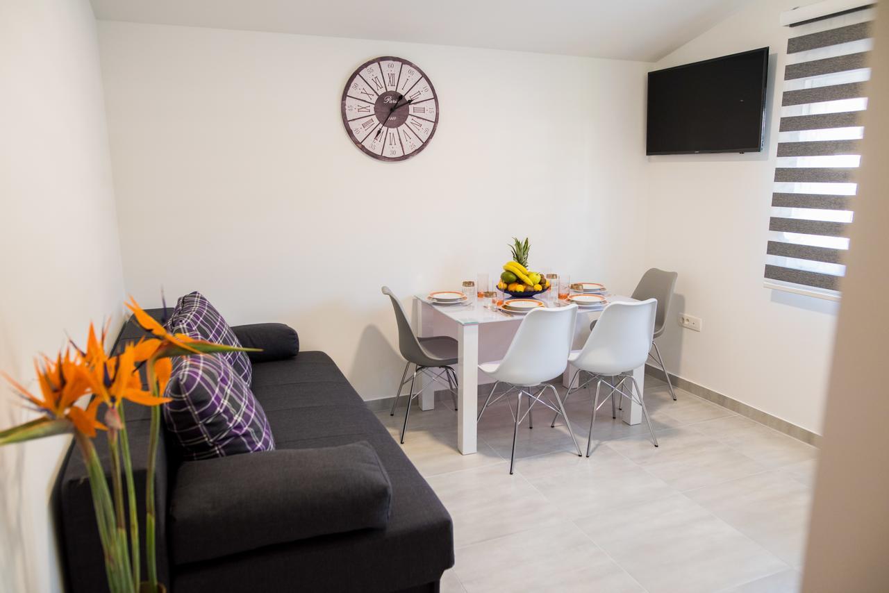 Lct Blue Lions Apartments Podstrana Luaran gambar