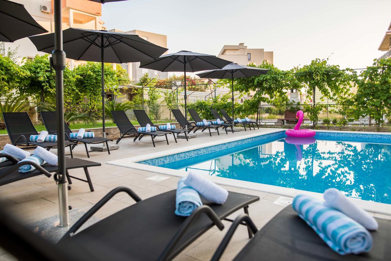 Lct Blue Lions Apartments Podstrana Luaran gambar
