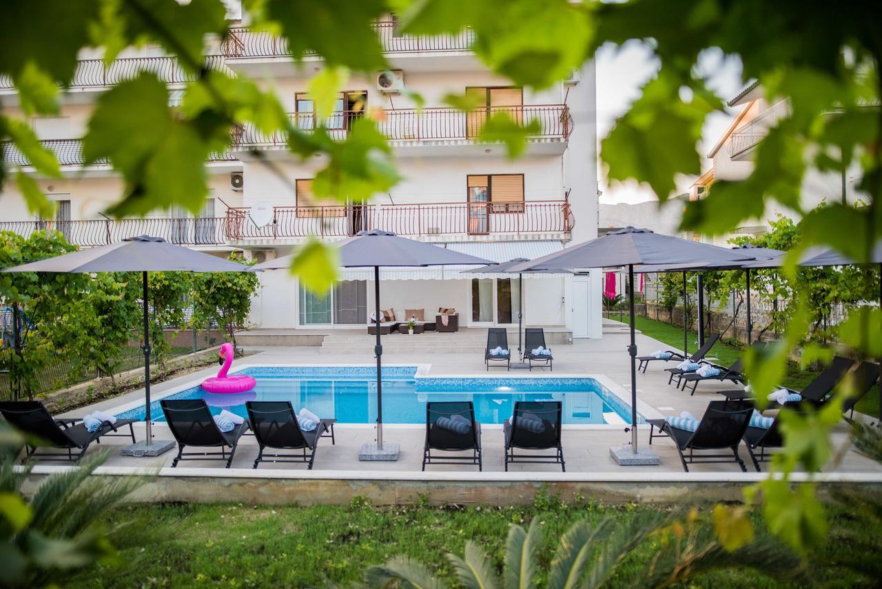 Lct Blue Lions Apartments Podstrana Luaran gambar