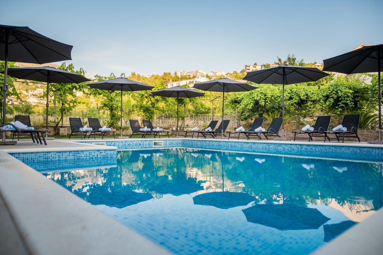 Lct Blue Lions Apartments Podstrana Luaran gambar